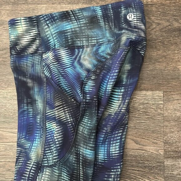 Blue Patterned lululemon athletica Leggings size 4 - Picture 5 of 5